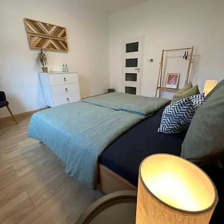 Apartman Blizko Centra, Parkovani A Wifi Zdarma