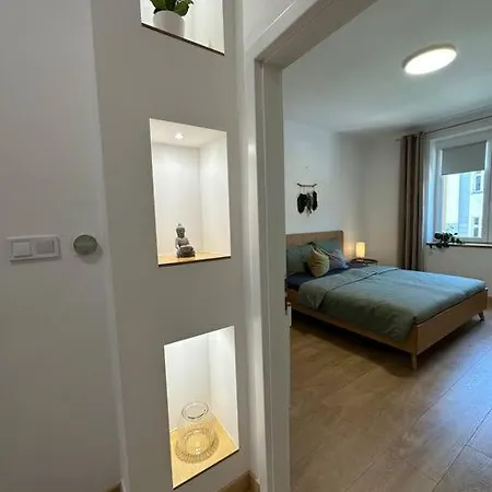 Apartman Blizko Centra, Parkovani A Wifi Zdarma *