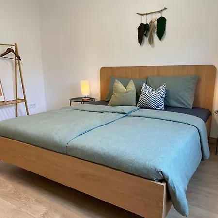 Apartman Blizko Centra, Parkovani A Wifi Zdarma Apartment Plzen