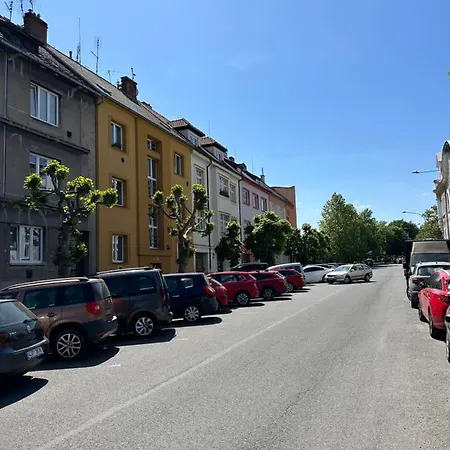 Apartment Apartman Blizko Centra, Parkovani A Wifi Zdarma *